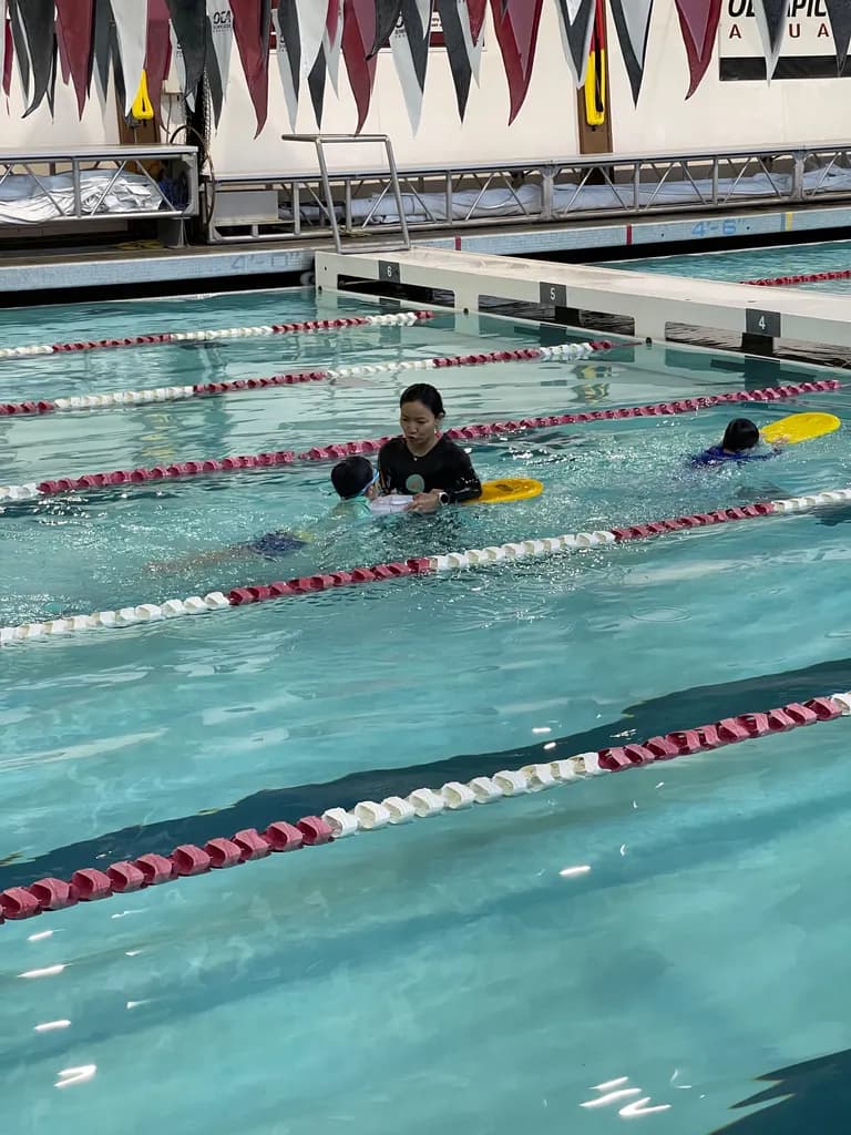 Children swimming at Tina's Swim Camp